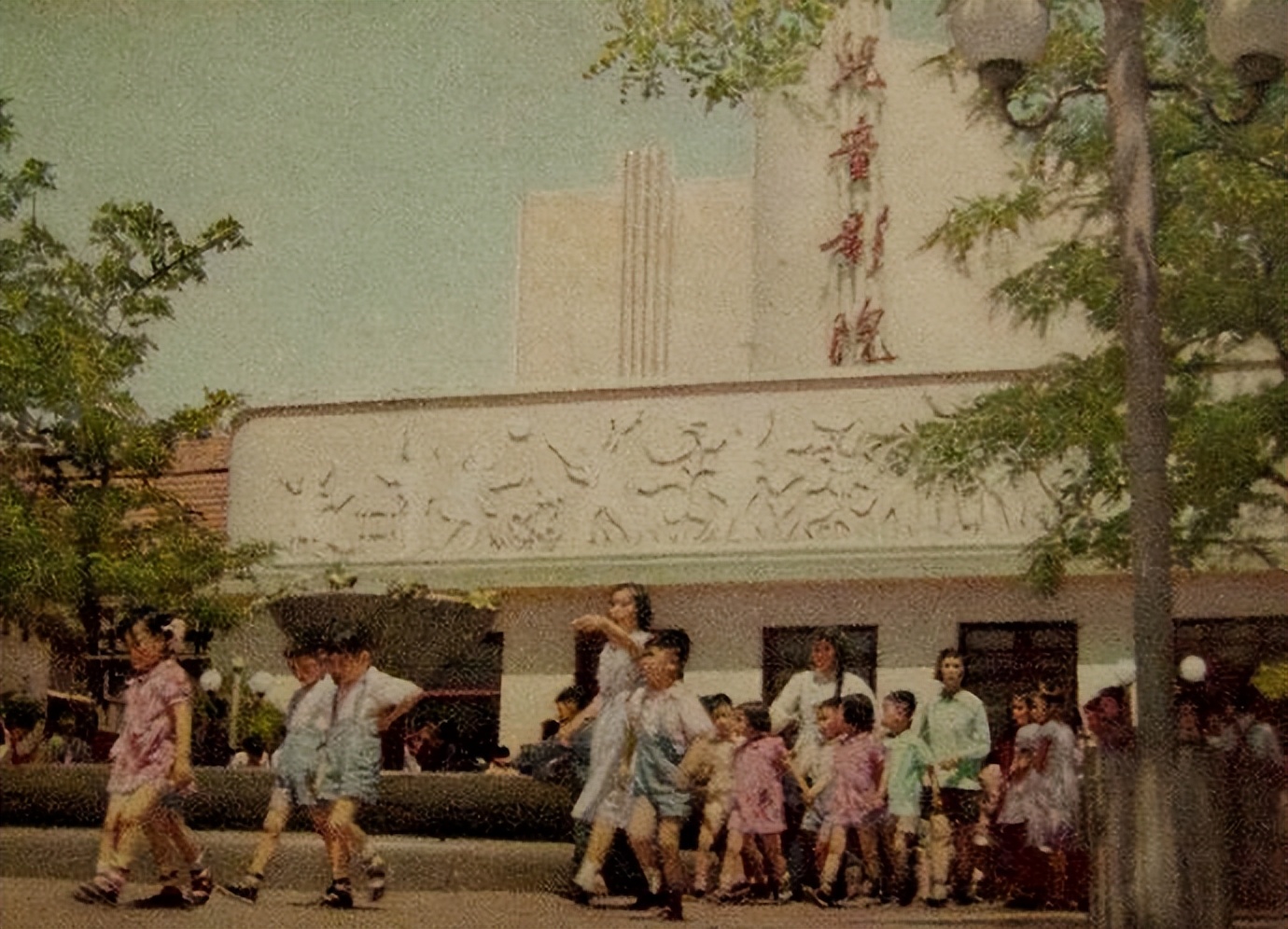 中国第一家儿童影院,50年代在天津开业,曾是黎元洪私宅戏院
