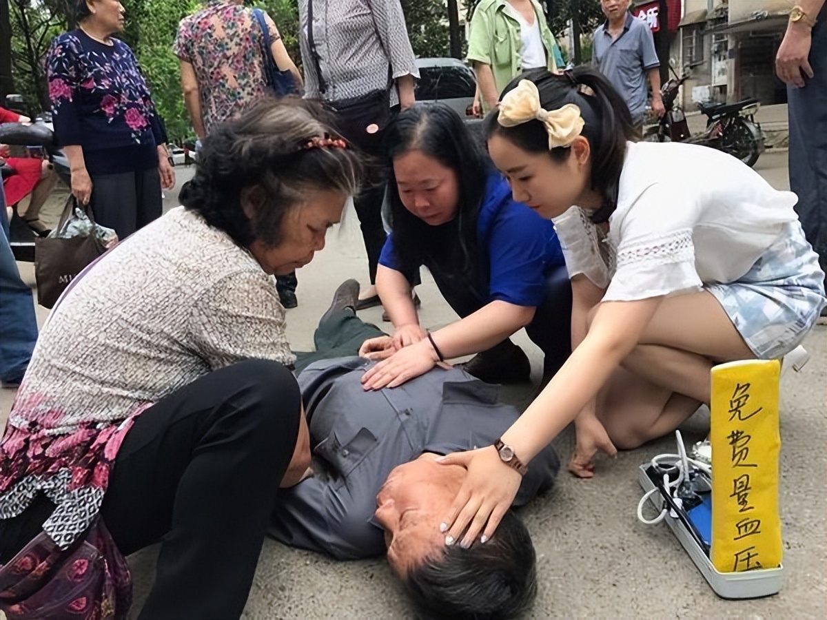 家里脑出血急救常识,老人脑出血应该怎么处理