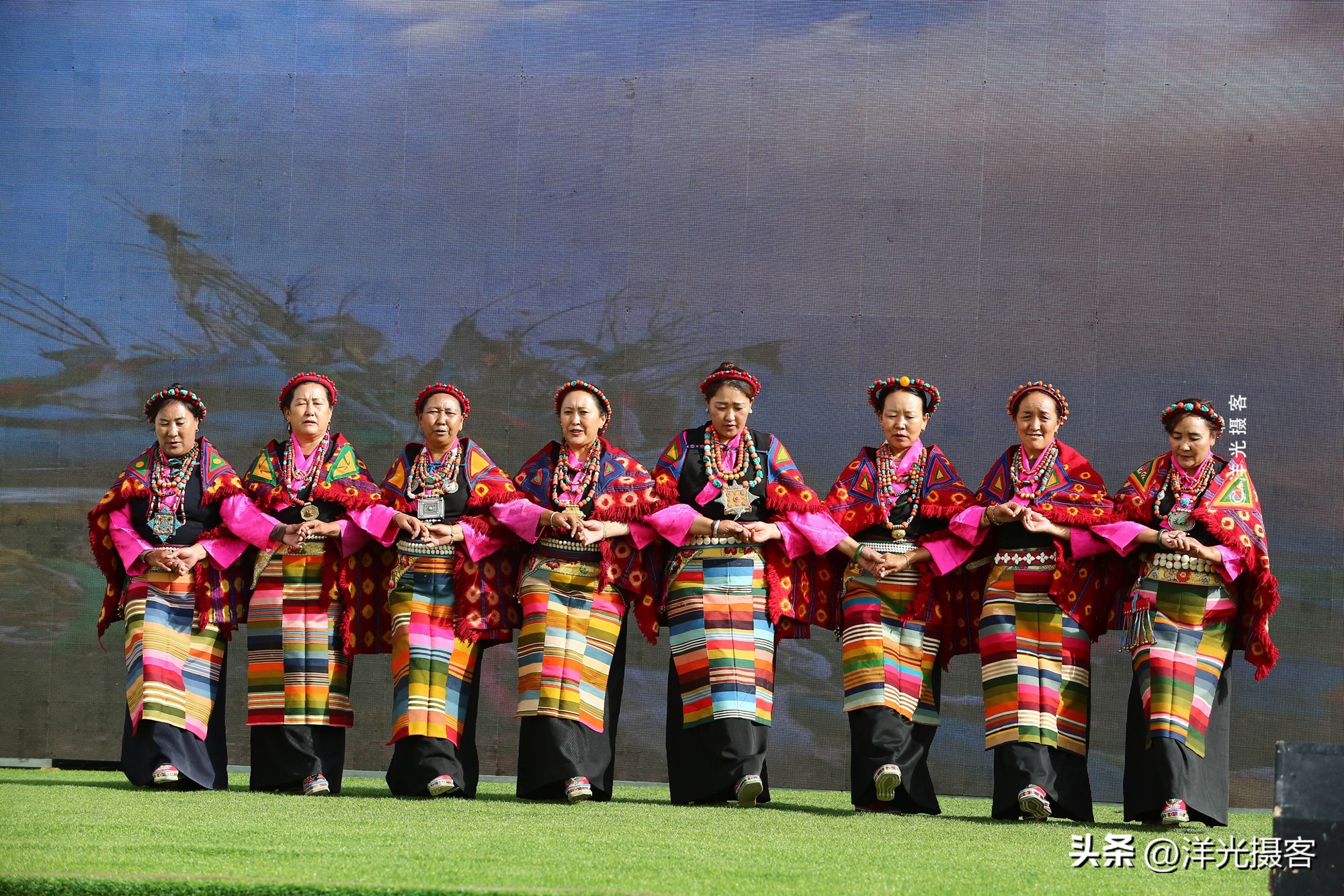阿里神山圣湖景区,西藏阿里神山圣湖的风景