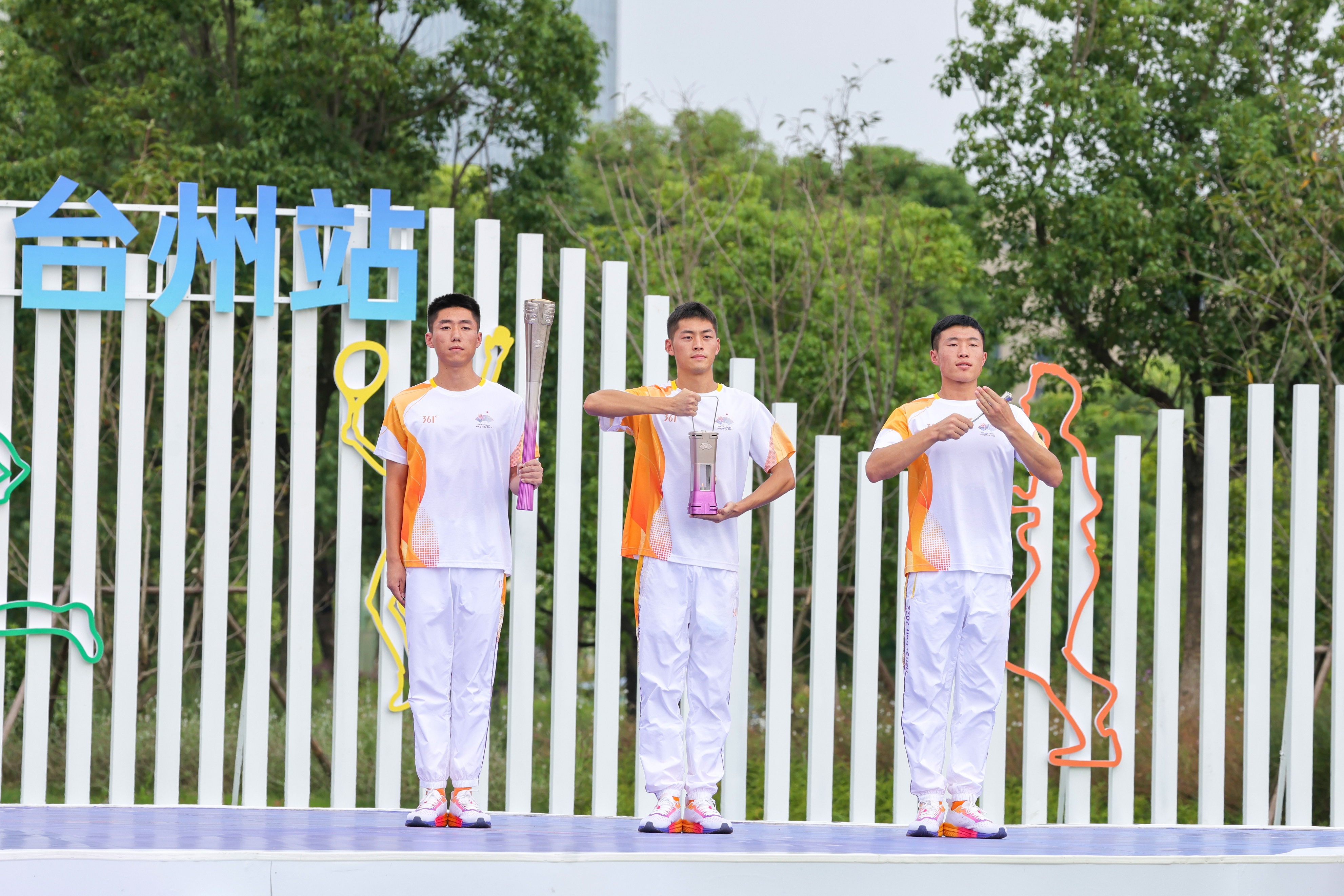 标榜荣光|标榜公司创始人邹尚宏是杭州亚运火炬手！