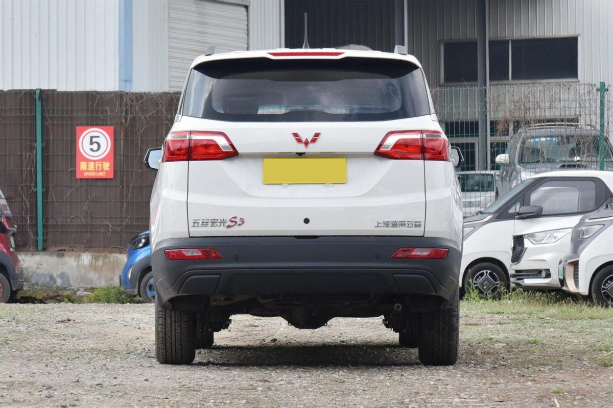 五菱宏光s31.5t试驾,2022年新款五菱宏光s3豪华商务版