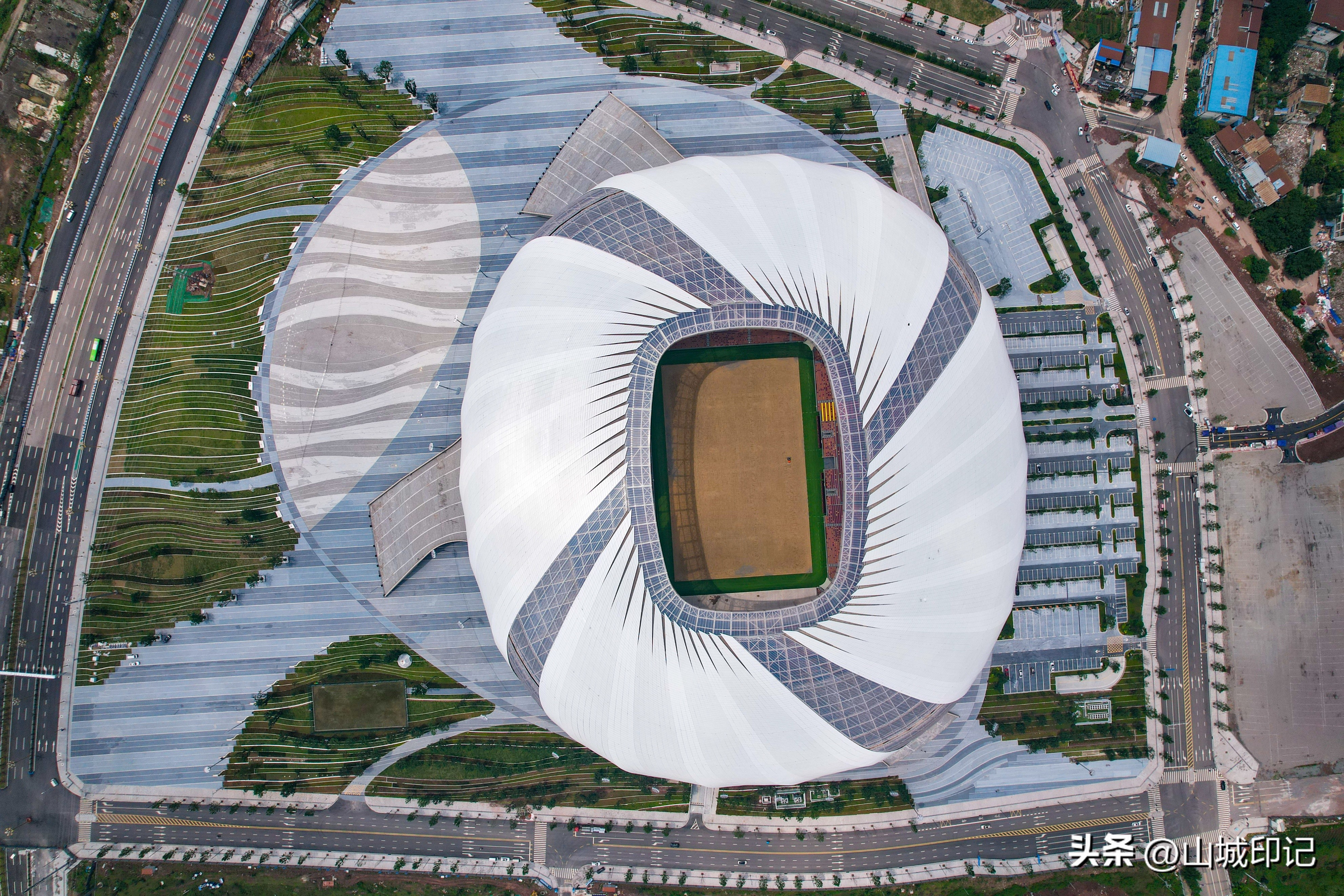 重庆龙兴最大足球场,重庆龙兴足球场看台路线详细