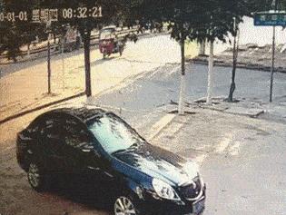 这衣服怎么穿内衣呀?不穿内衣怎么挺起来啊?