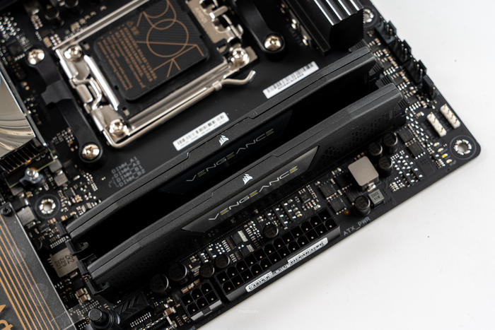 华硕proart4070ti开箱,华硕proartx670配什么显卡