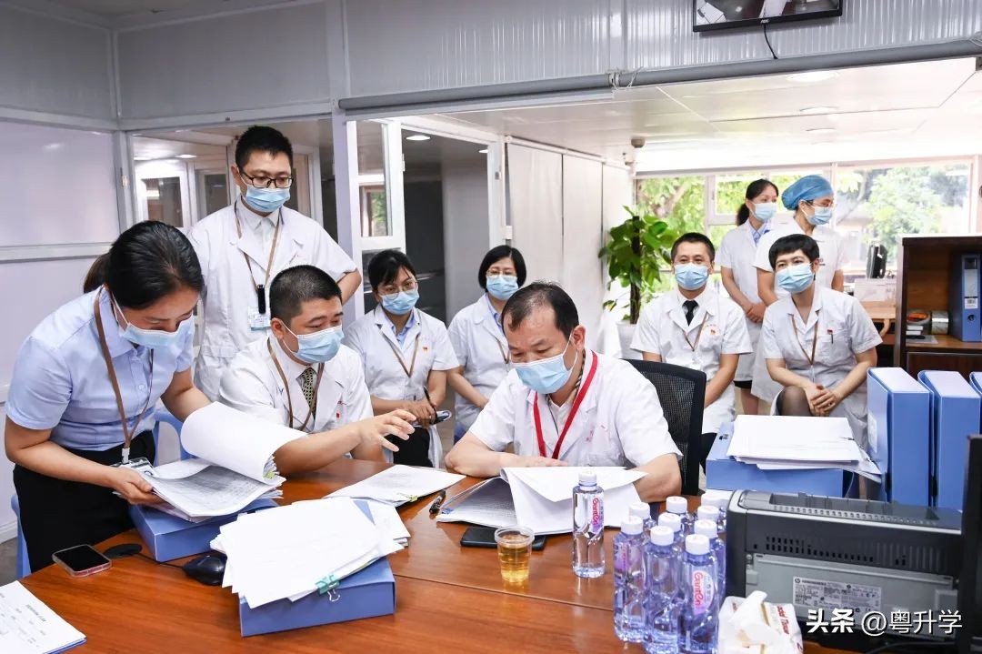 喜讯！粤东首家！汕头大学医学院第一附属医院通过新标准三甲复审