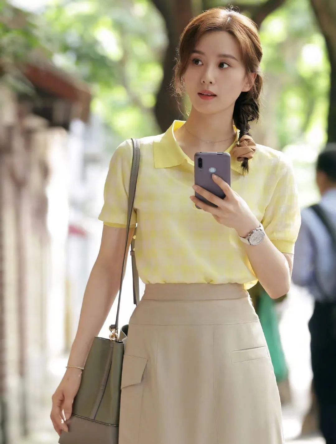 宝石也开始内卷了？做成珠宝or腕表，你Pick哪一个？