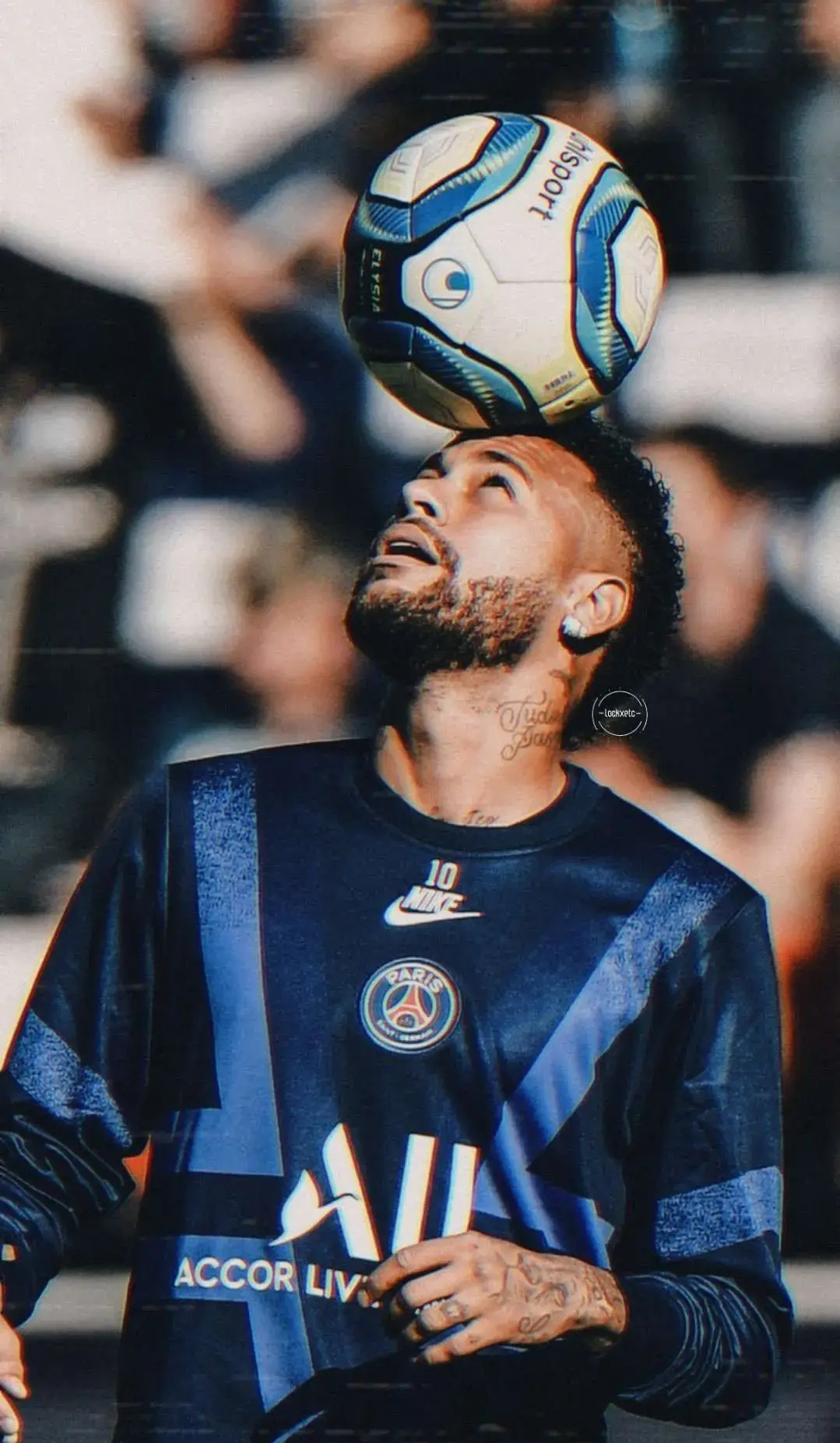 女王的抉择完整版,足球女王的抉择乐文