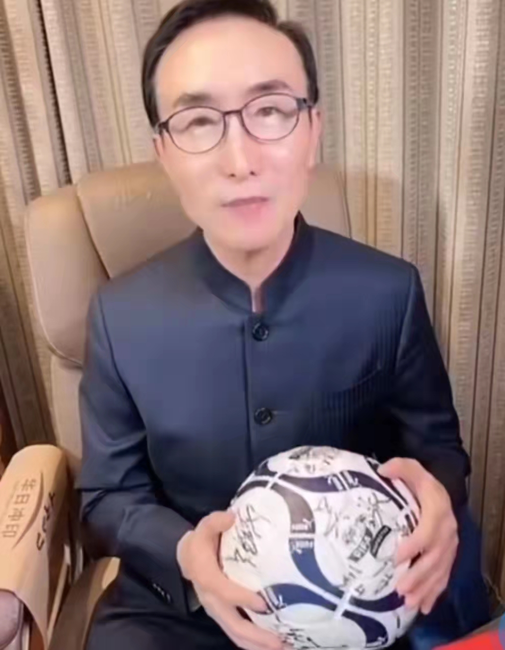 冯巩遭董路回怼,冯巩大战始末