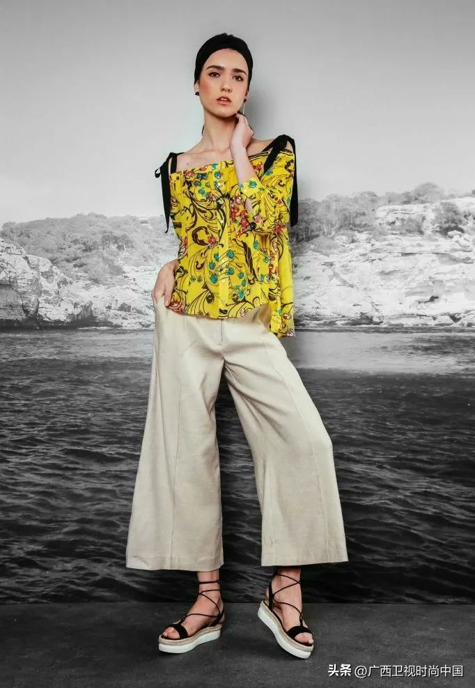 超大纱蝴蝶结怎么搭配,两个小蝴蝶结怎么搭配甜美