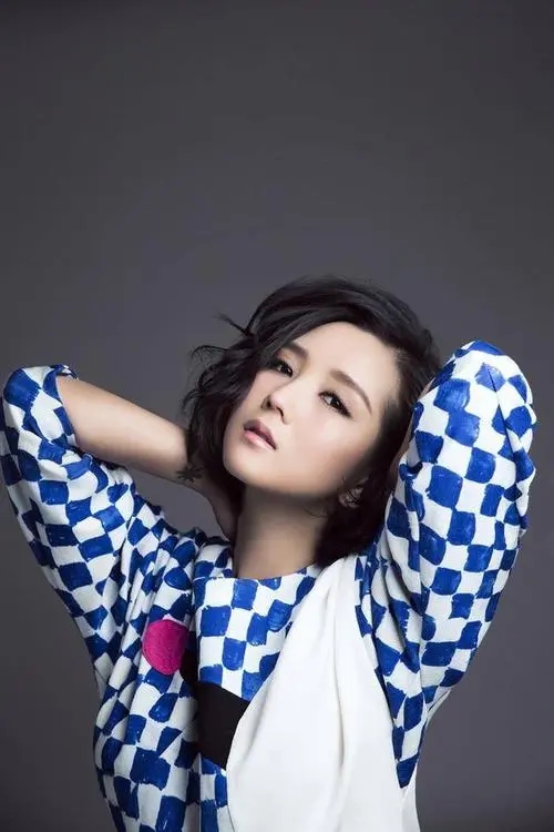 何洁直播卖货螃蟹,何洁在直播中是如何被吐槽的