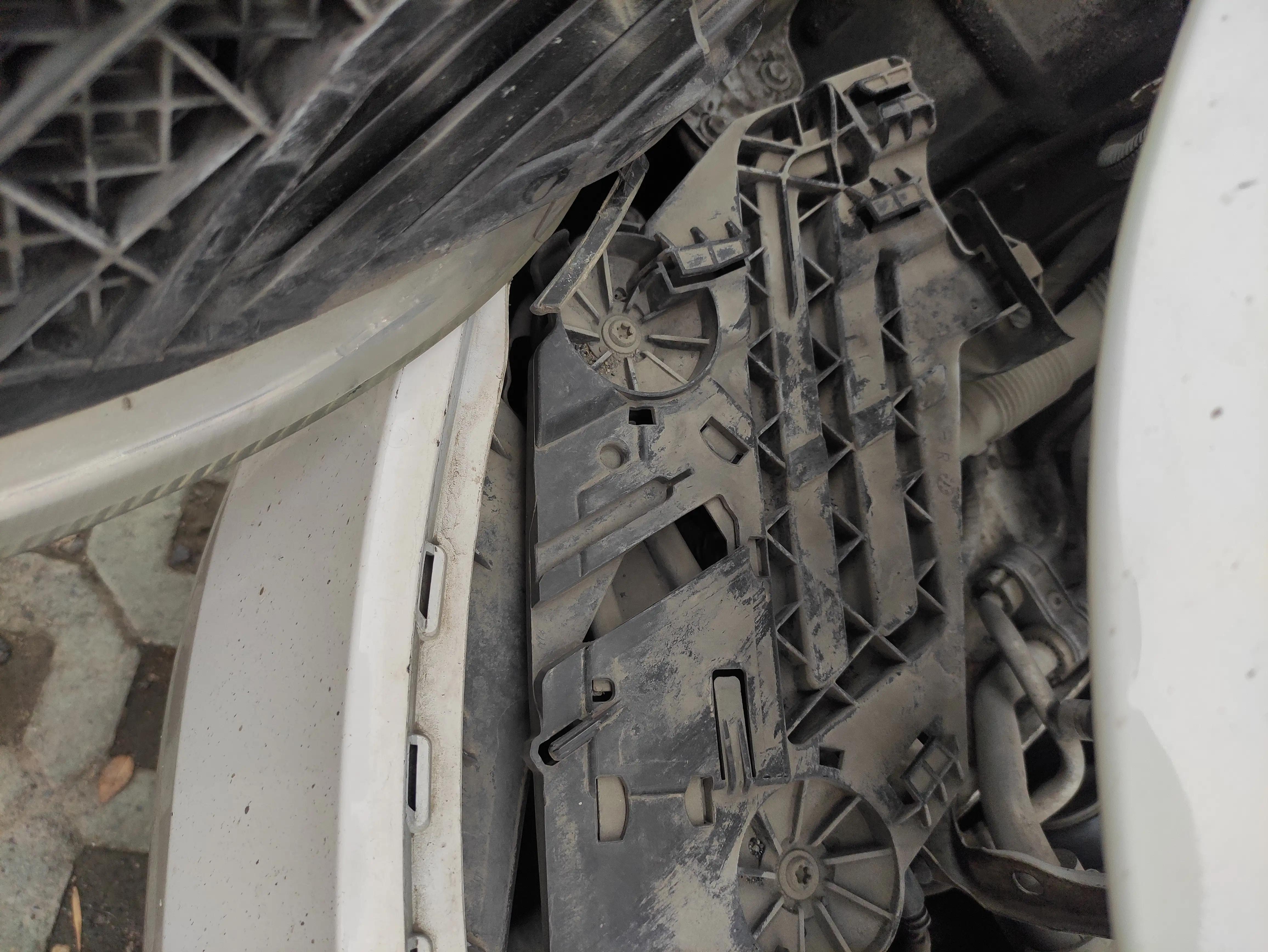 自己动手换明锐尾灯灯罩,斯柯达明锐改led灯示宽灯怎么匹配