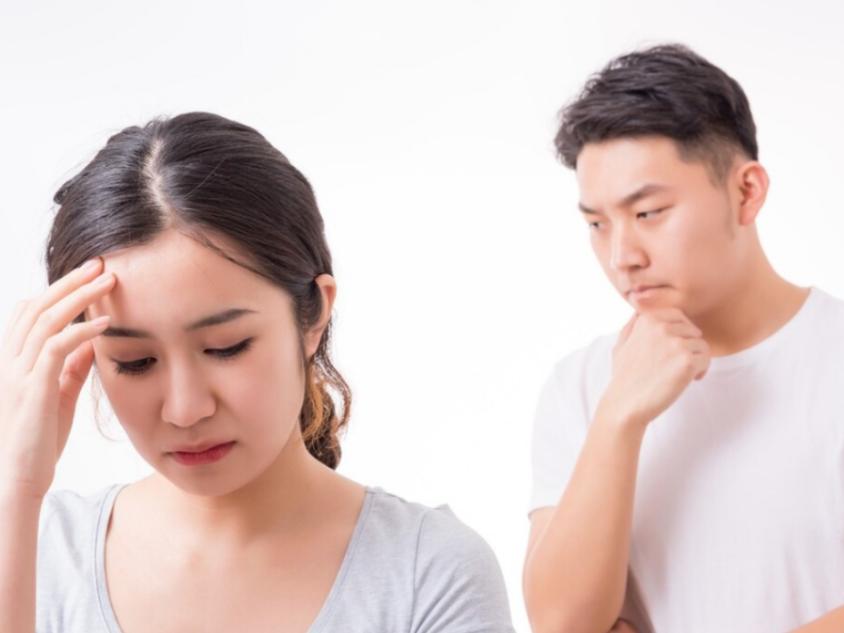 40岁女性下眼皮发黑是什么原因,女性腹股沟发黑是什么原因怎么办