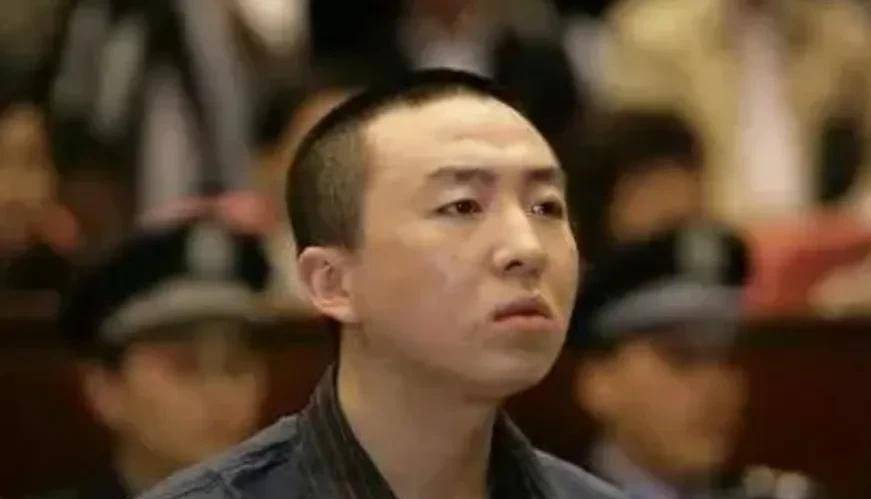 银行账户突然多出100万，一分没花被判无期，银行：系统故障照判