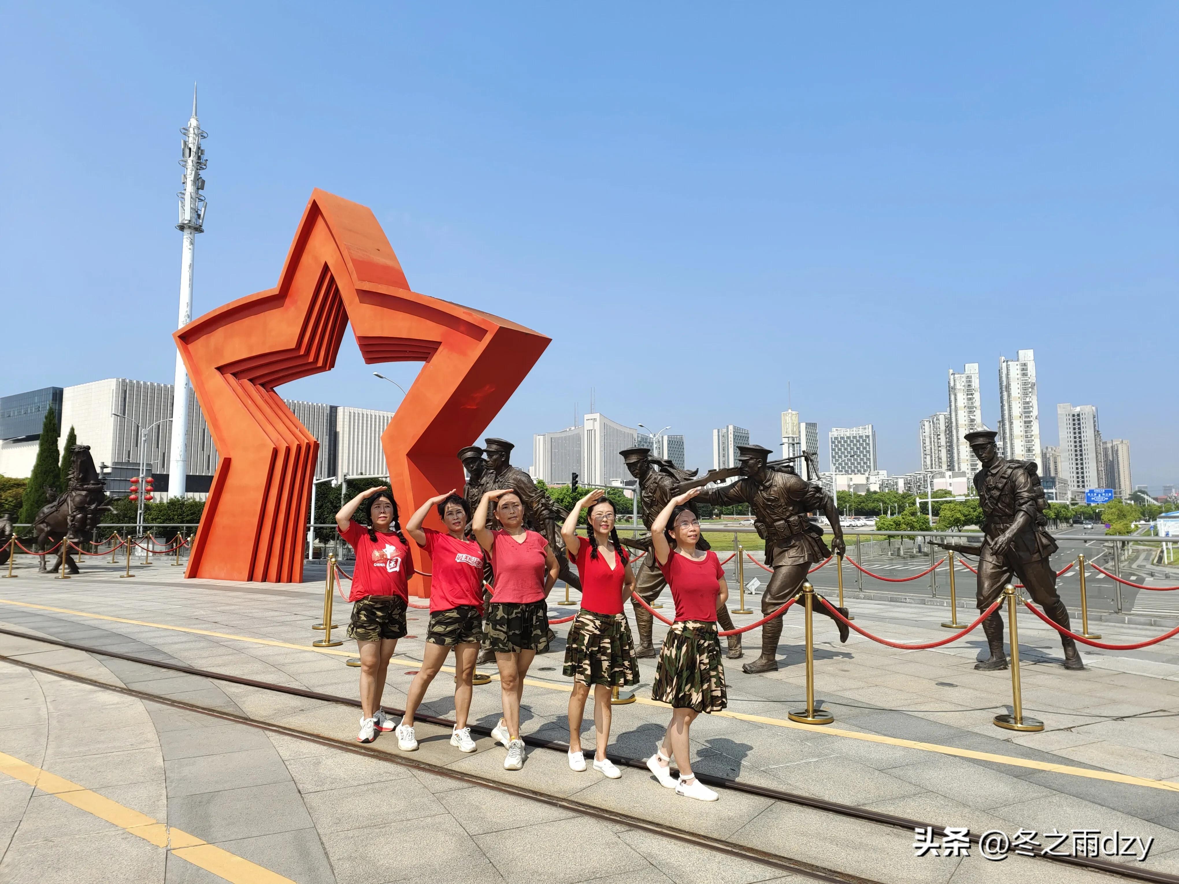 南昌舰主题园凤凰洲湿地公园,凤凰洲建军广场