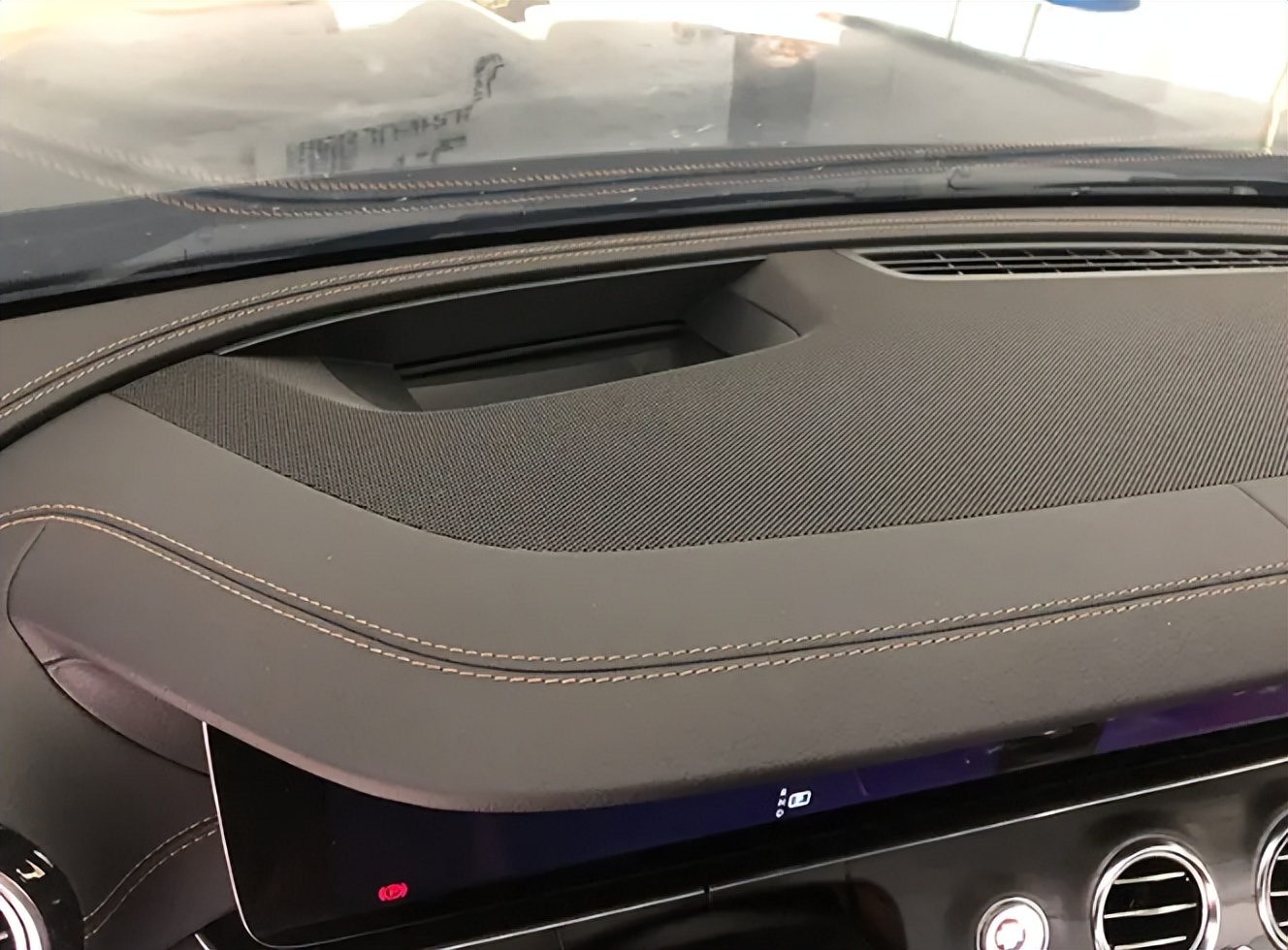 新款奔驰e的抬头显示效果,奔驰e改装s级抬头显示