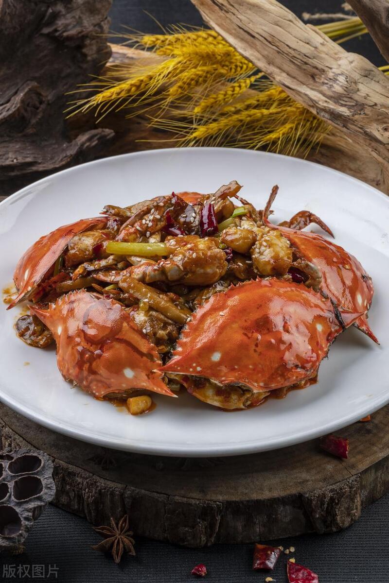 避风塘炒花蟹肉嫩滑吗,避风塘炒蟹高端装盘