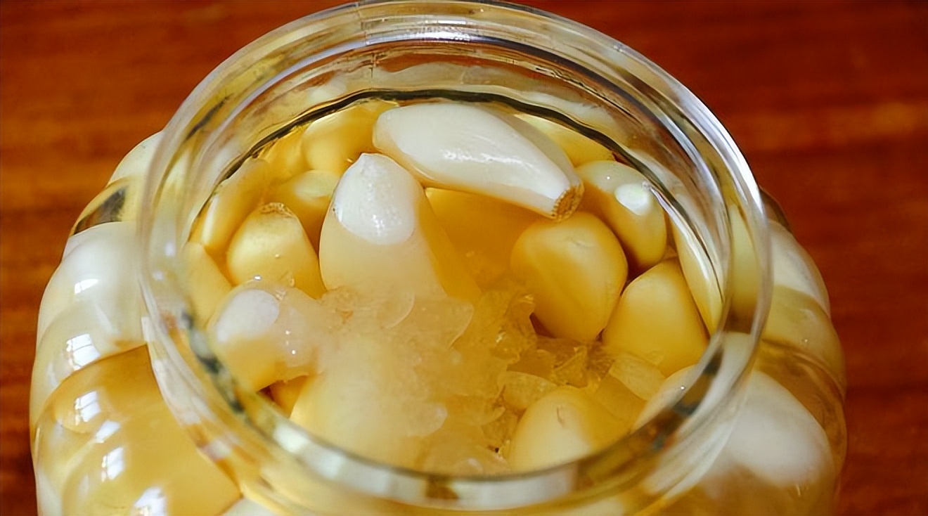 吃饺子不吃蒜香味少一半下一句,吃饭不吃蒜香味少一半下一句