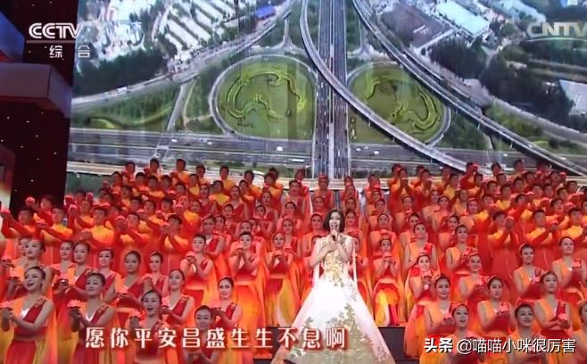 歌手姚贝娜离世前的忠告,姚贝娜和父母同台演唱