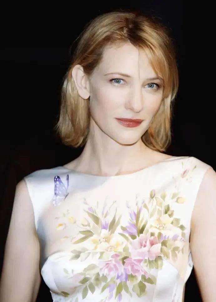 澳大利亚名模写真图片,凯特布兰切特写真红色