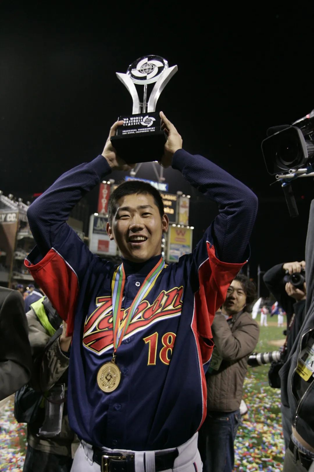 日本队剑指冠军遗憾止步16强,比赛关键时刻赢日本队