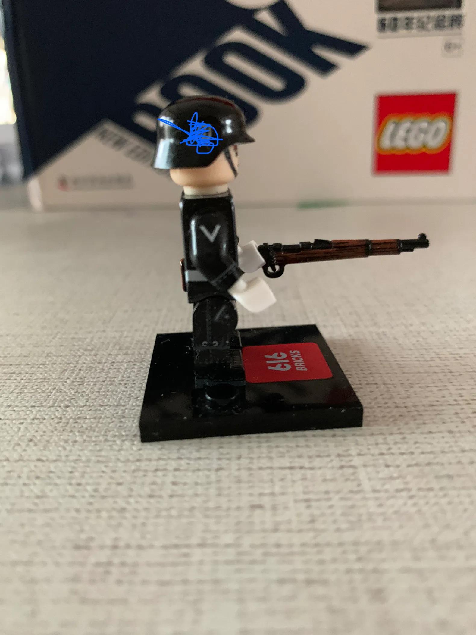 给大家看一下我的两个二战人仔