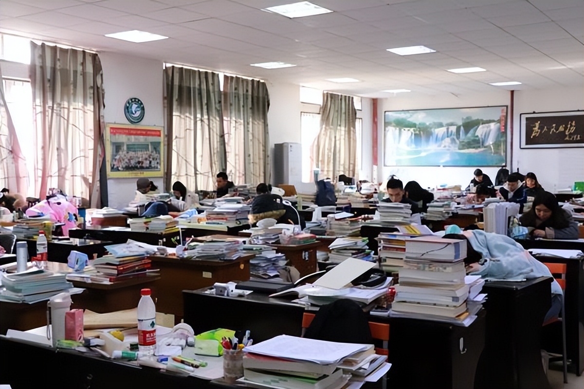 考研结束后如何联系导师,考研初试后什么时候联系导师最好