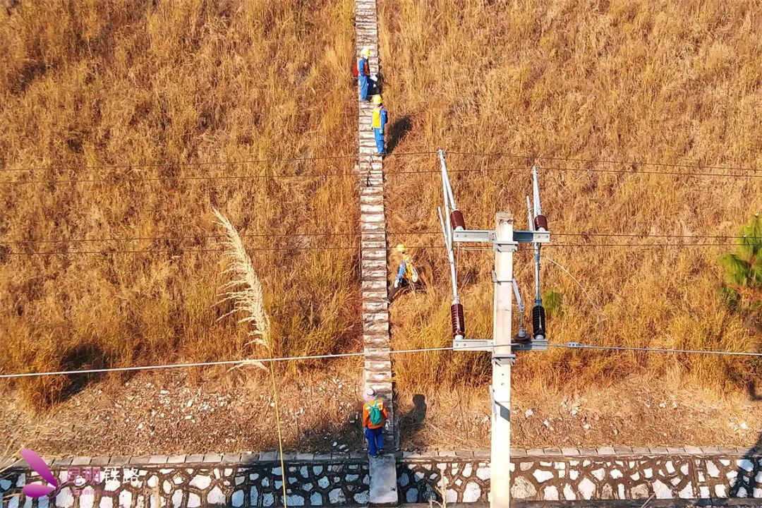 守护列车安全检修人,守护铁路安全