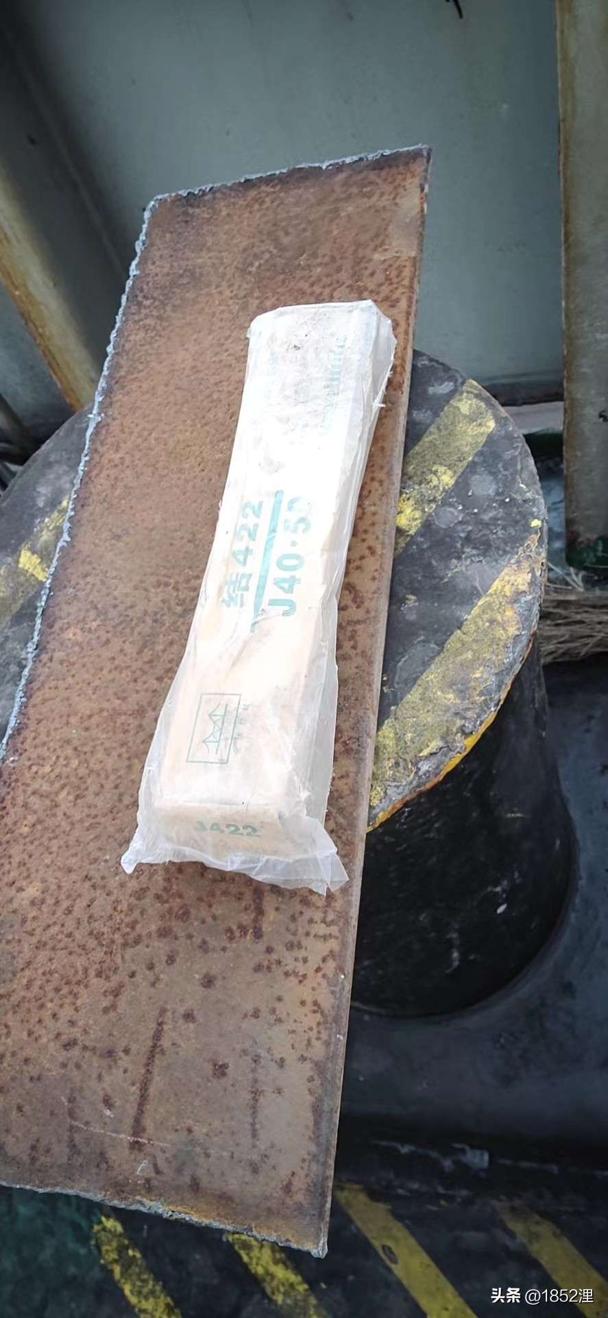 在海上明明看着一排渔网拦在航路上，船舶从中间穿行，怎么没事？