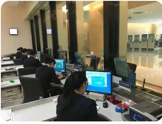 35岁银行柜员不想上班了怎么办,30岁银行柜员何去何从