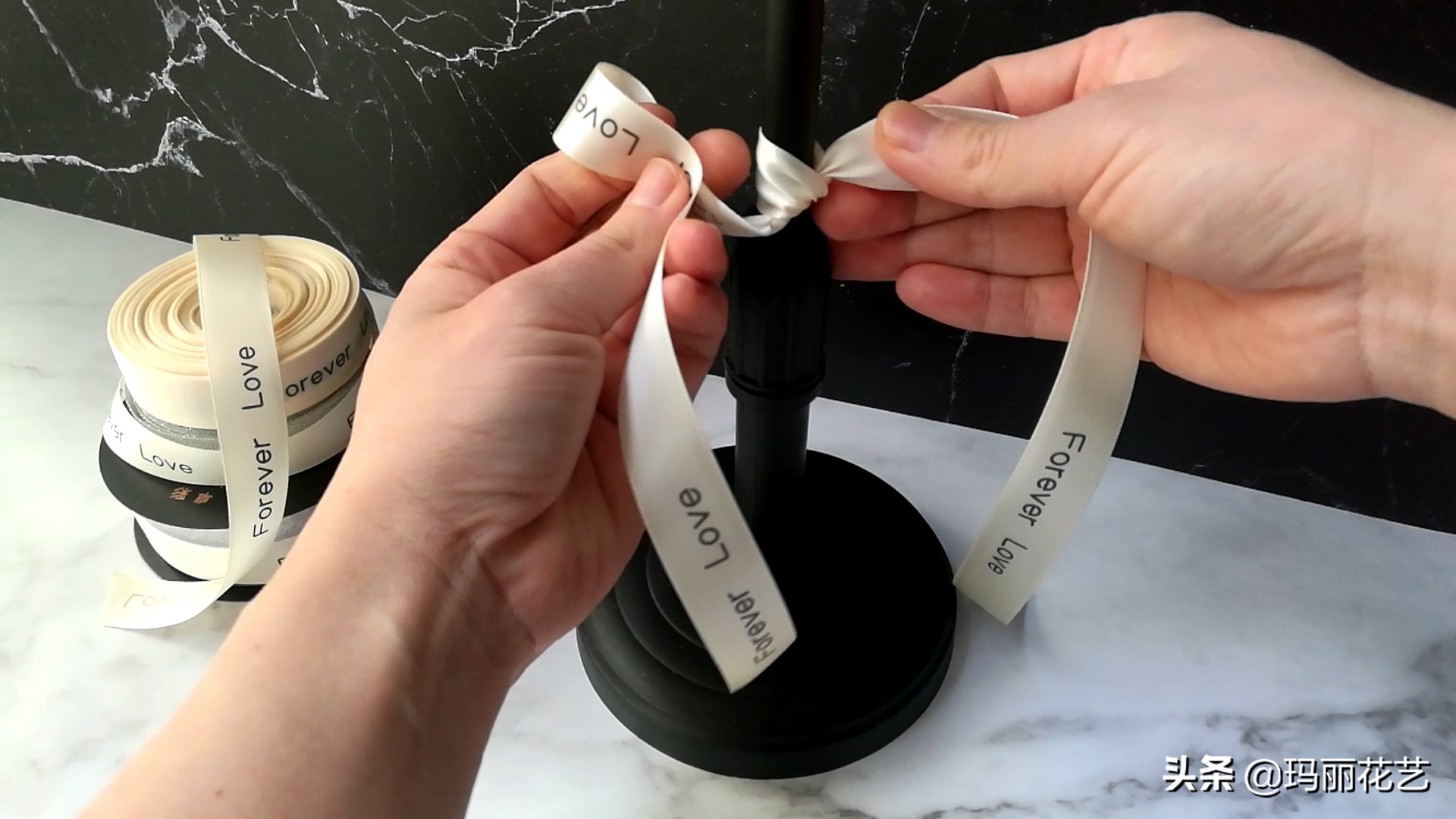 蝴蝶结怎么打简单又好看腰带系法,简单方法系蝴蝶结鞋上的蝴蝶结