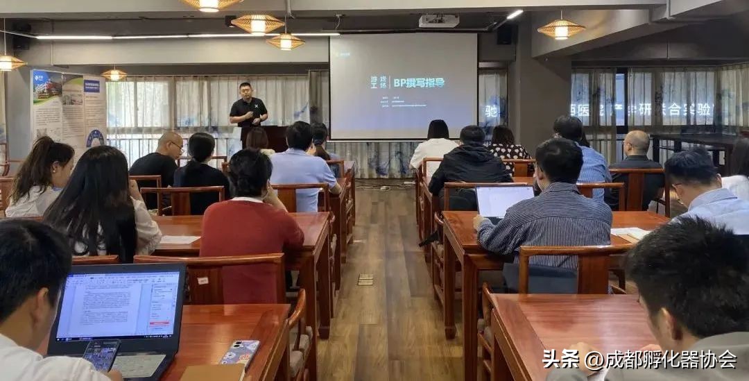 创孵动态|积极探索AIGC、VR、AR等智慧新浪潮