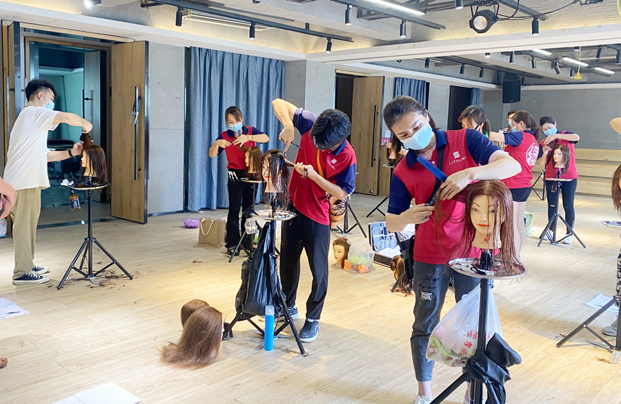 头发打薄是剪的哪里,培训剪头发推剪怎么教