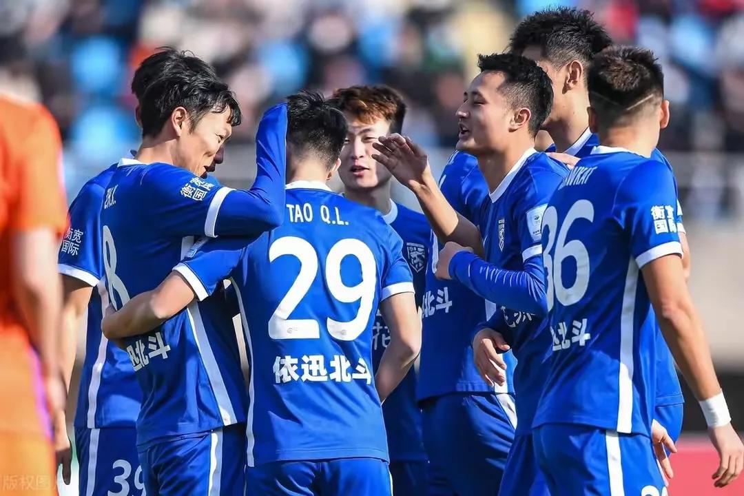 涓秴姝︽眽涓夐晣灞变笢娉板北姣旇禌瑙嗛,姝︽眽涓夐晣灞变笢娉板北鎴樼哗