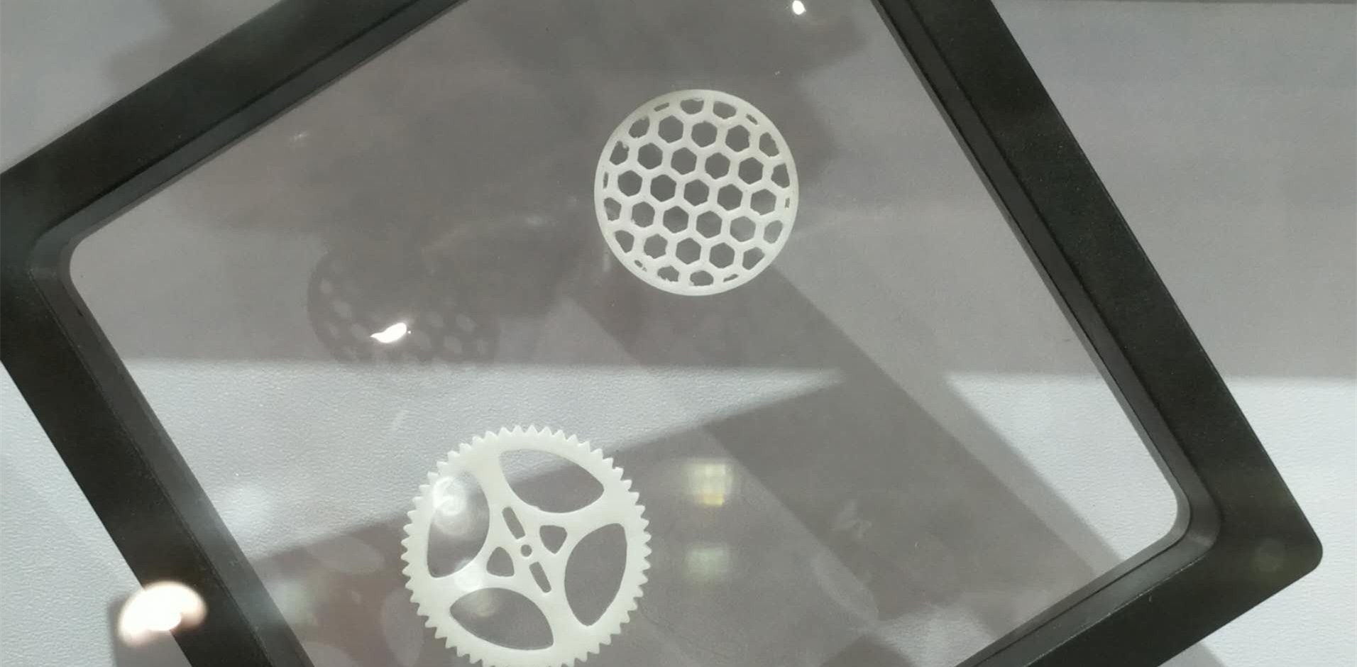 真空镀膜机小设备,真空镀膜机的操作其实并不困难