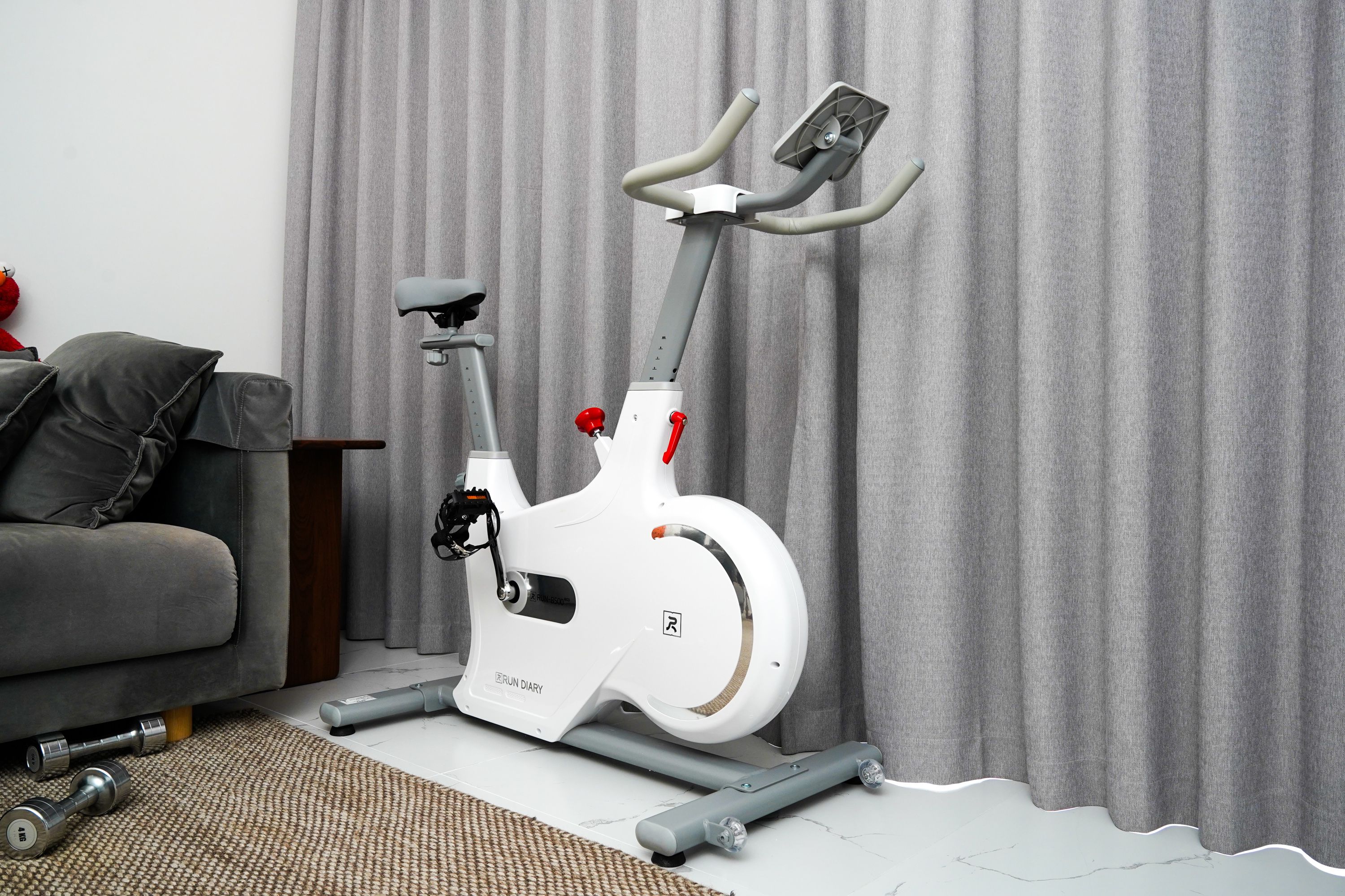 家用动感单车选购指南！不伤膝盖正确骑行，肥肉和焦虑都远离