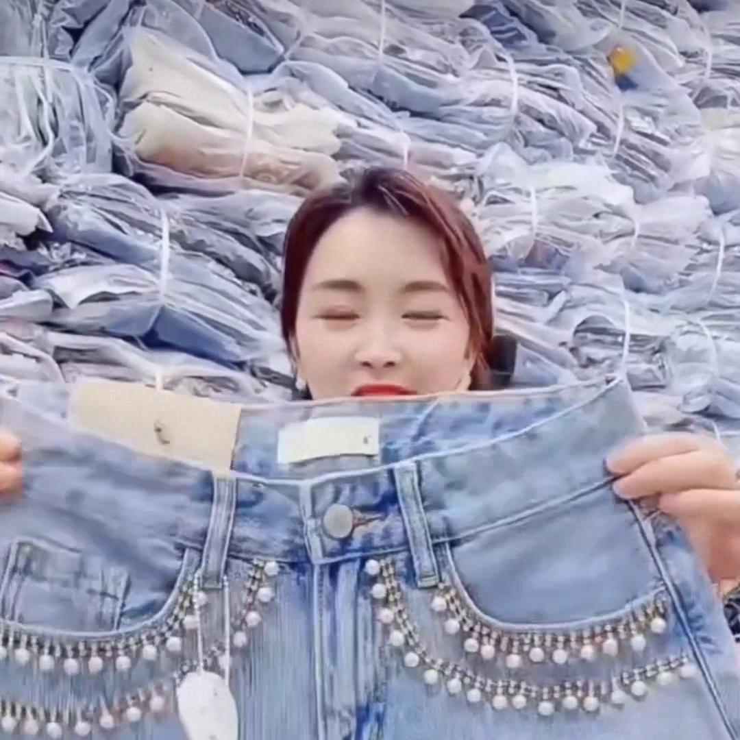 最有魅力的牛仔短裤,魅力时尚牛仔裤短裤