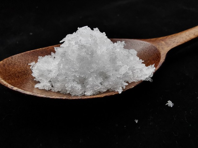 家庭健康小知识禁忌,家中放粗盐的危害