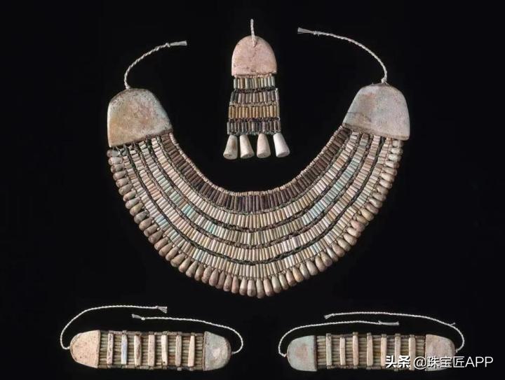 埃及艳后的魅力法宝，一般人驾驭不了的超超超豪华“Choker”