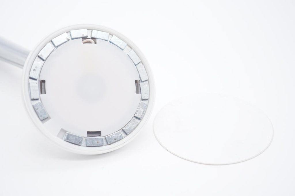 磁吸无线充电宝拆机测评,苹果原装磁吸充电器拆解