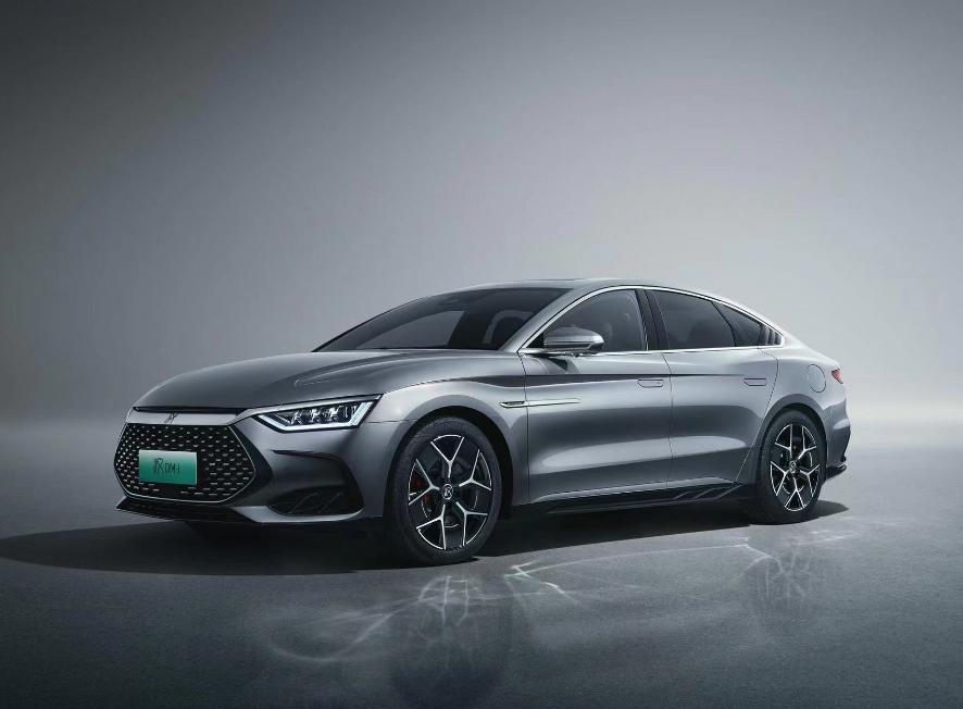 50到60万买什么车,女士开的车推荐50到60万