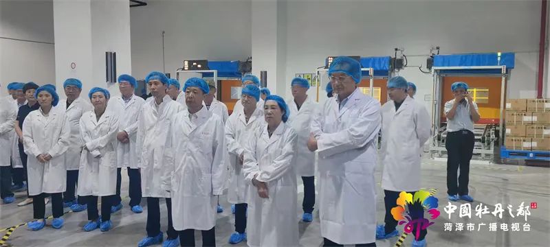 主要领导实地考察项目建设,县委书记带队观摩项目建设