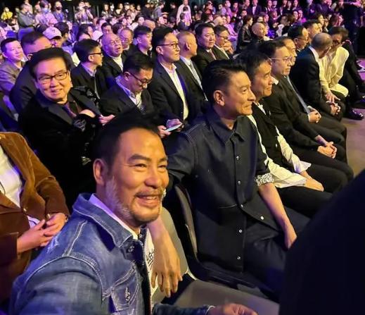 棣欐腐鍥涘ぇ褰卞笣缁忓吀鏃跺埢,棣欐腐涓ゅぇ褰卞笣宸呭嘲瀵瑰喅