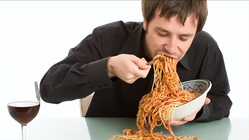 吃饭经常噎着是癌症吗,吃饭吃得很快会得什么疾病