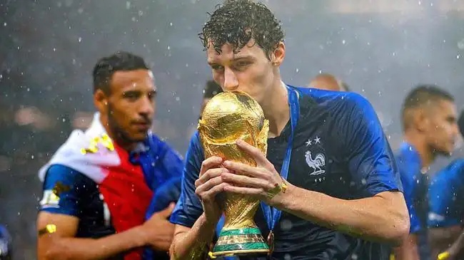 真羡慕！顶级豪门队内薪资曝光，多人年入千万，两大球星独一档