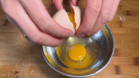 水煎包要想好吃，关键记住这两点，底部金黄，蓬松柔软，馅料鲜美