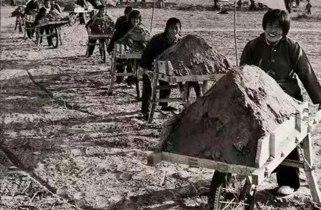 我的风雨人生路抖音女声,风雨人生路原唱
