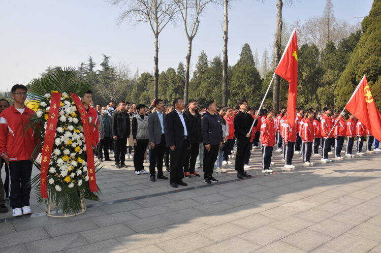 清明节祭奠革命先烈主题活动报道,清明节缅怀革命先烈团日活动