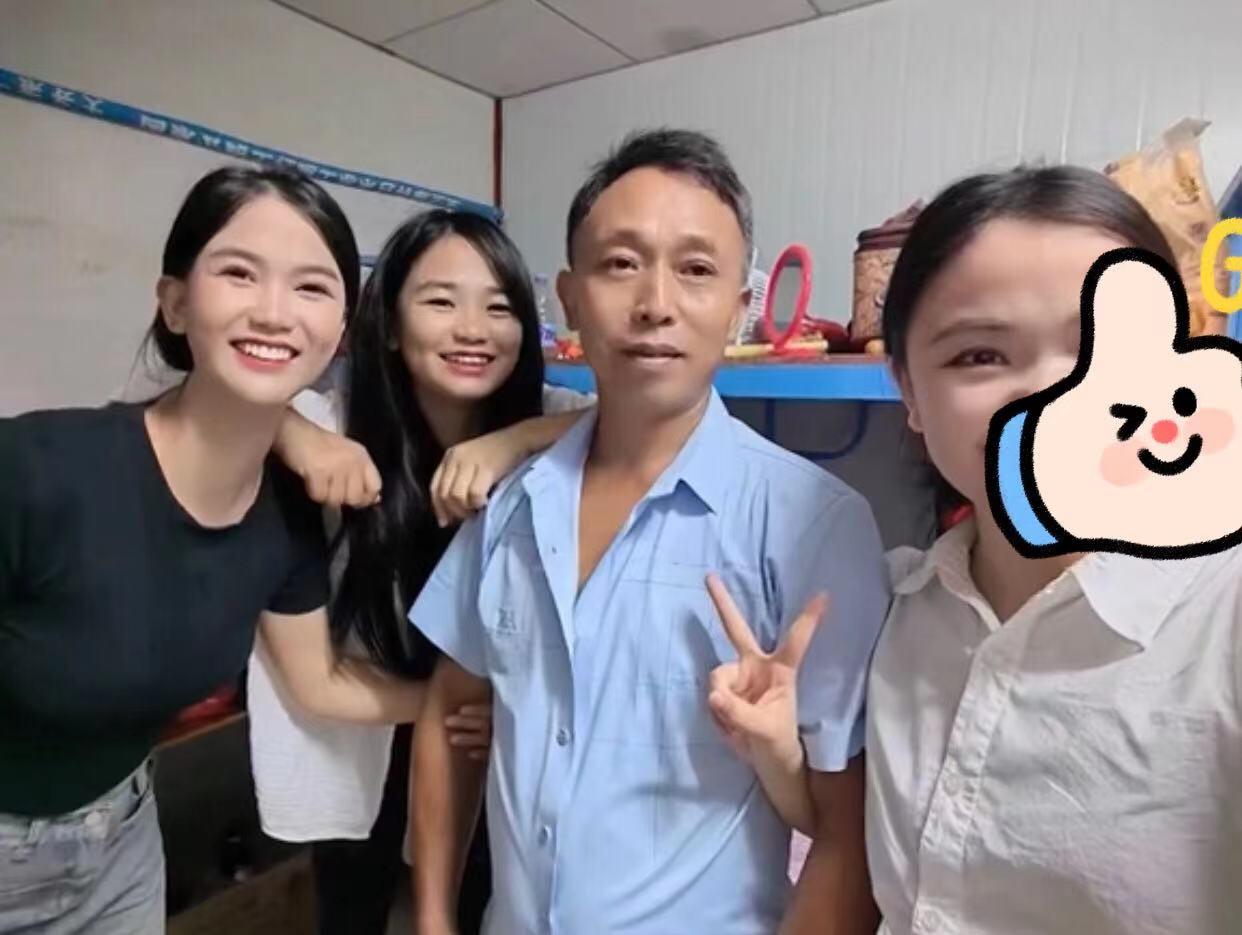 三姐妹跨越1000公里给父亲过生日,三姐妹跨越1000公里给爸爸过生日