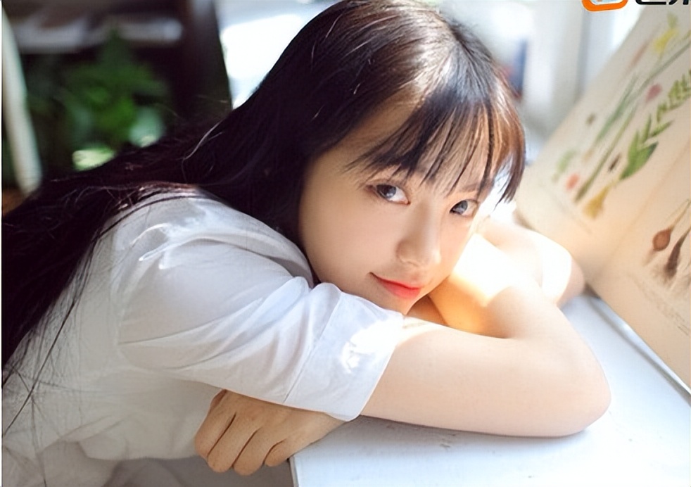 武大校花饰演最恶毒女配,作恶太多终食恶果,杀了情人后自杀