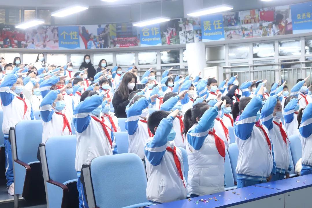 开学啦听听新生的感受,开学了看一下宿舍的环境